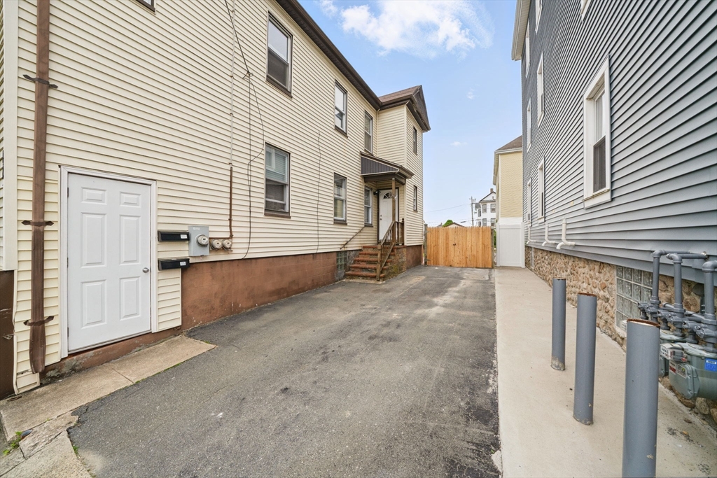 42 Query St