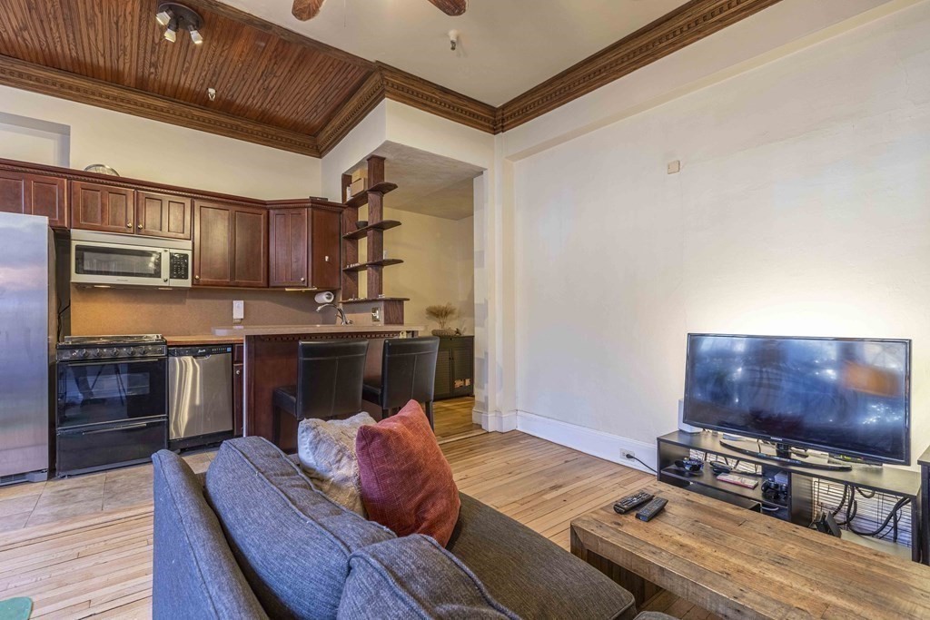 250 Commonwealth Ave 22