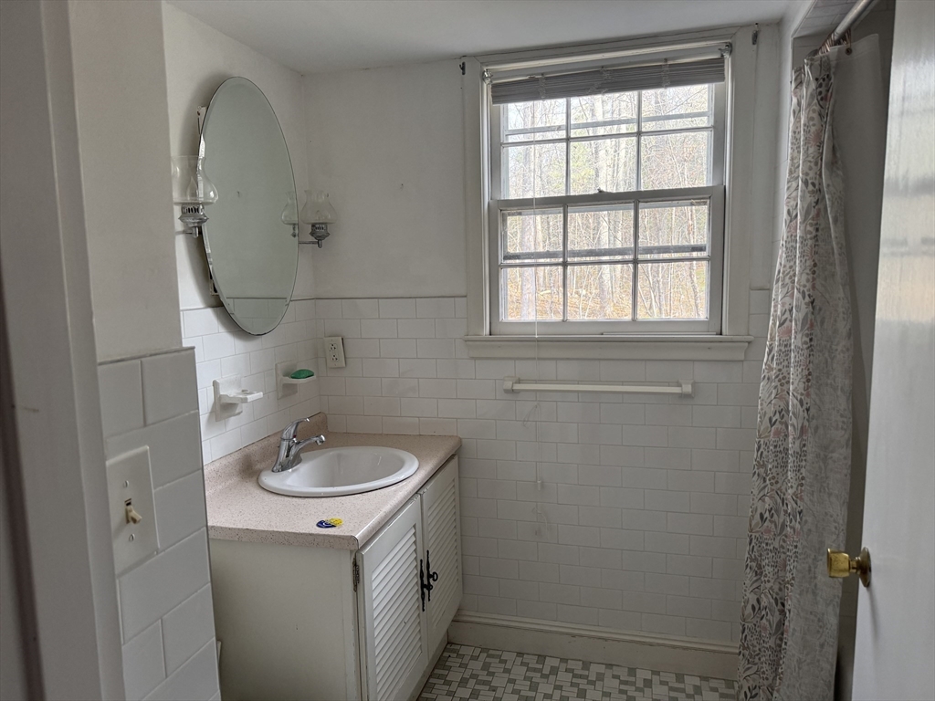 10 Greenwood Ln 1
