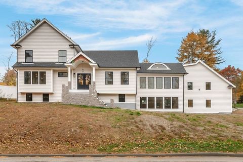 4 Lowell St Lynnfield MA 01940