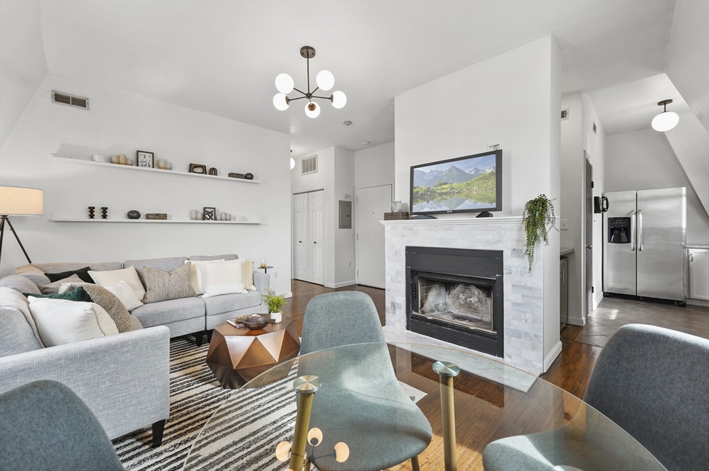8 Mount Vernon St 4