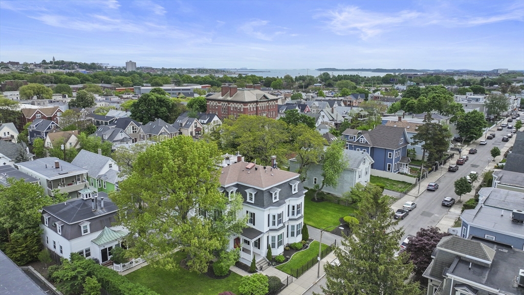 8 Mount Vernon St 4