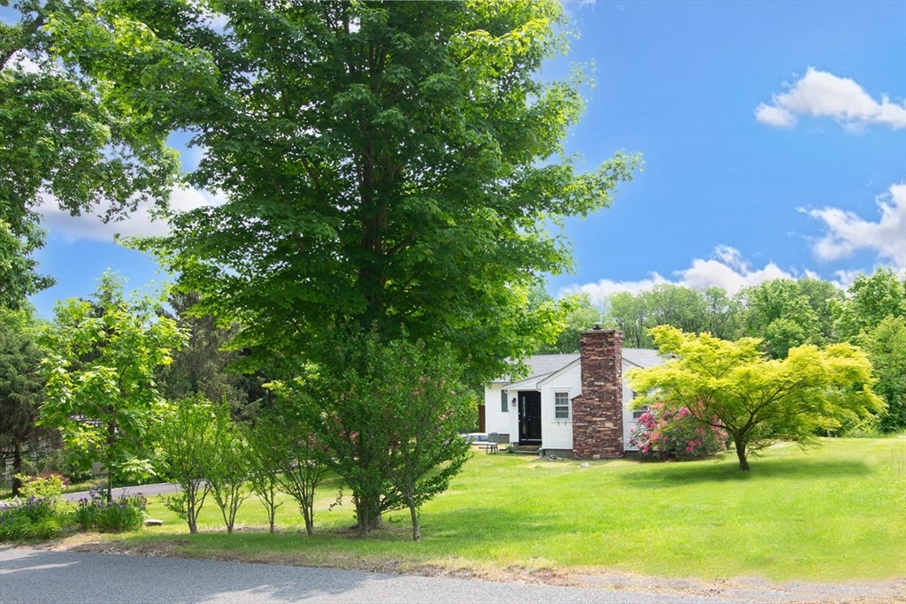 Belchertown, Massachusetts 01007, United States, 3 Bedrooms Bedrooms, ,2 BathroomsBathrooms,Residential,Pending,183221