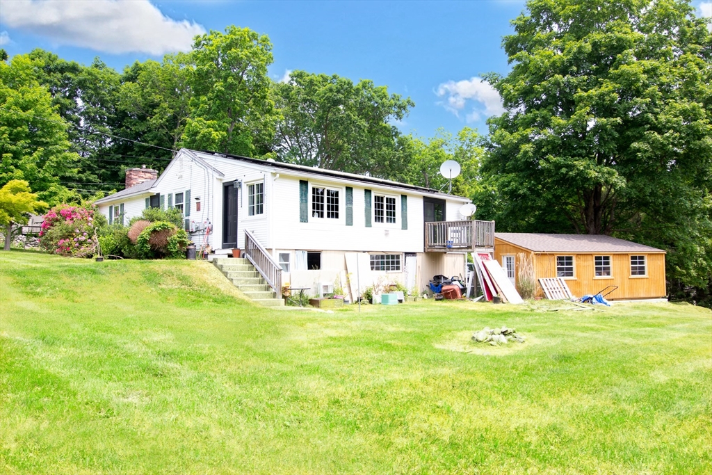 Belchertown, Massachusetts 01007, United States, 3 Bedrooms Bedrooms, ,2 BathroomsBathrooms,Residential,Pending,183221