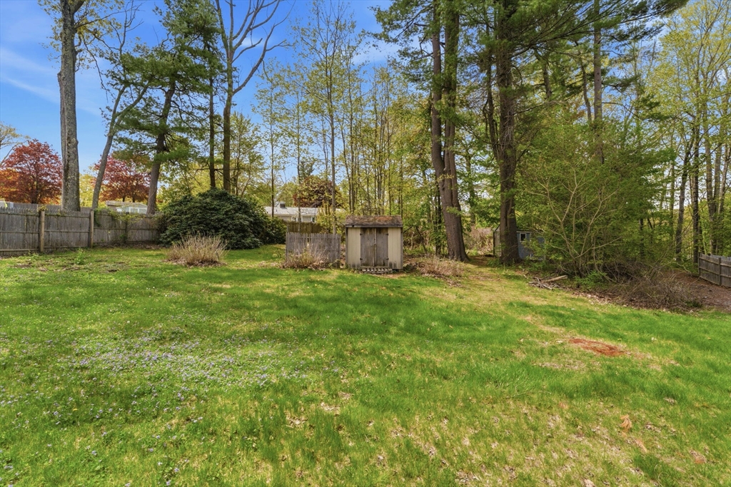 28 Mayflower Cir, Leicester, MA Photo #41