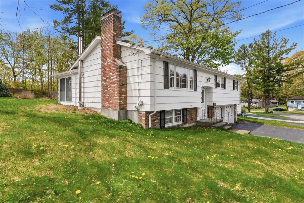 28 Mayflower Cir, Leicester, MA Photo #36