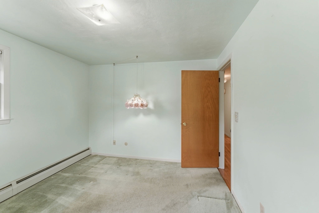 28 Mayflower Cir, Leicester, MA Photo #27