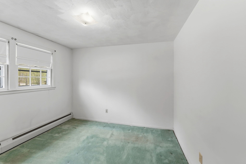 28 Mayflower Cir, Leicester, MA Photo #22