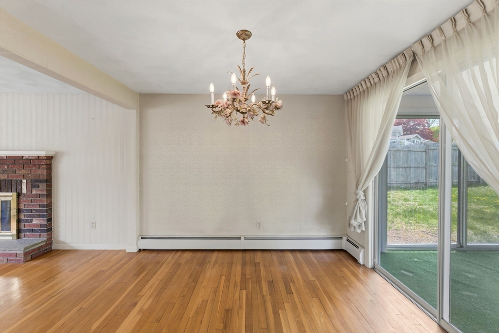 28 Mayflower Cir, Leicester, MA Photo #11