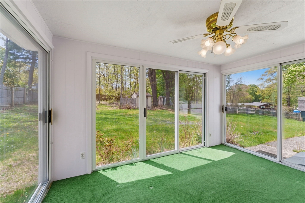 28 Mayflower Cir, Leicester, MA Photo #12