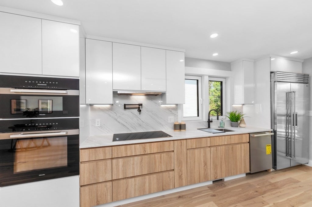 444 Lowell Ave # 444, Newton, MA, 02460, USA, 4 Bedrooms Bedrooms, ,5 BathroomsBathrooms,Condo,Active,444 Lowell Ave # 444,73509271