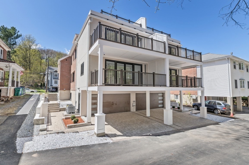 444 Lowell Ave 444