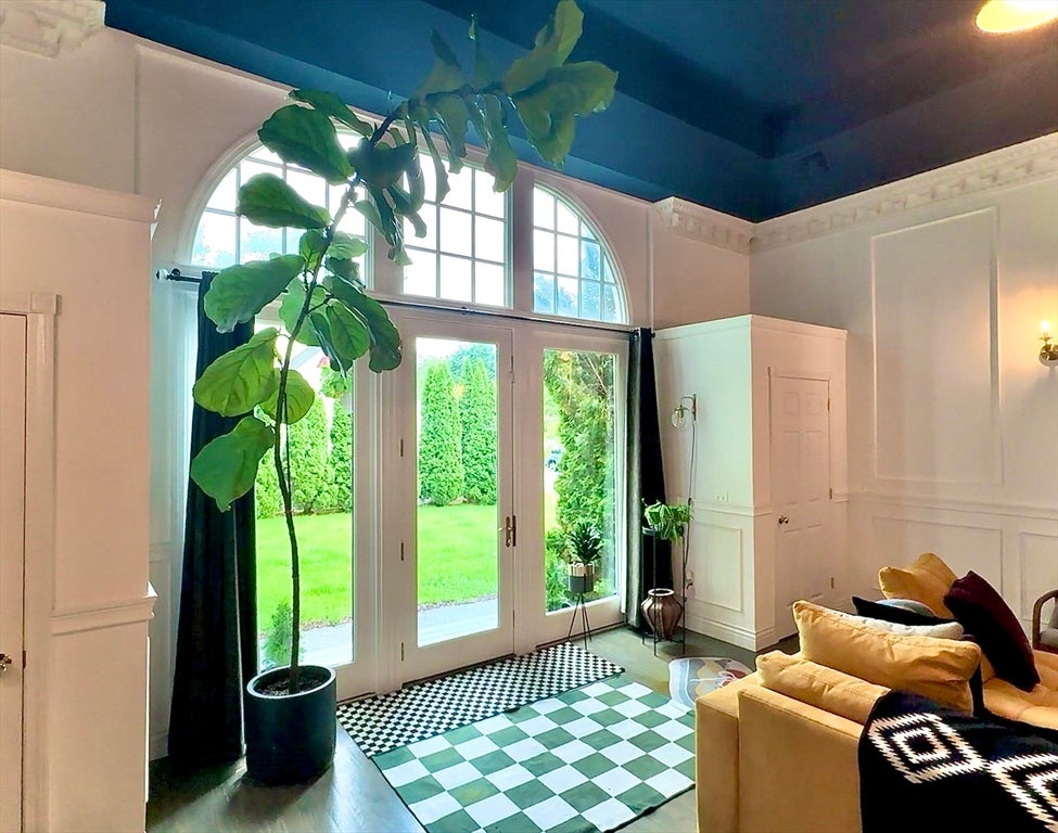 2 Hillside Ave -