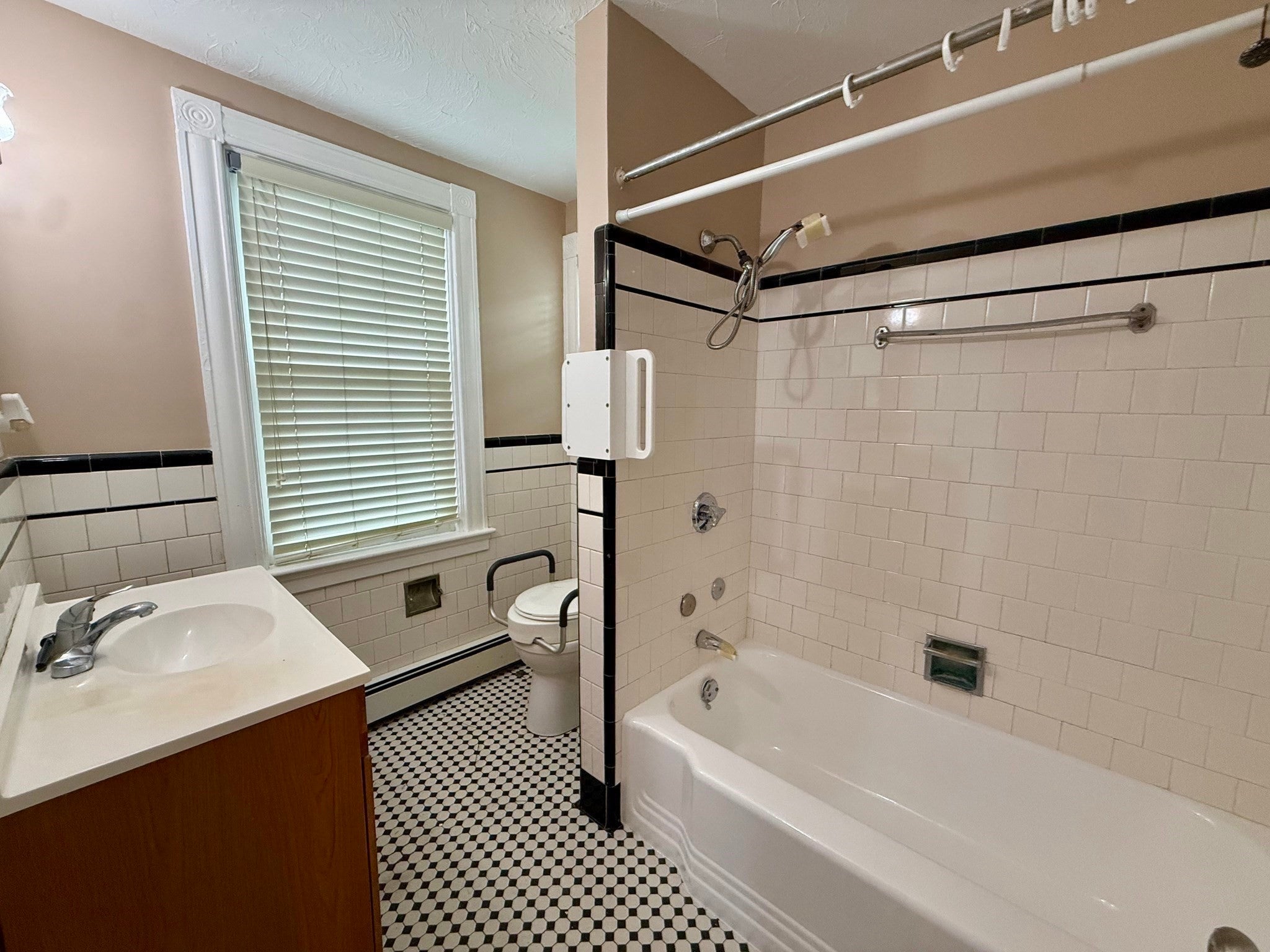 17 Raymond St, East Providence, RI, 17 Raymond St, East Providence, RI Photo #14