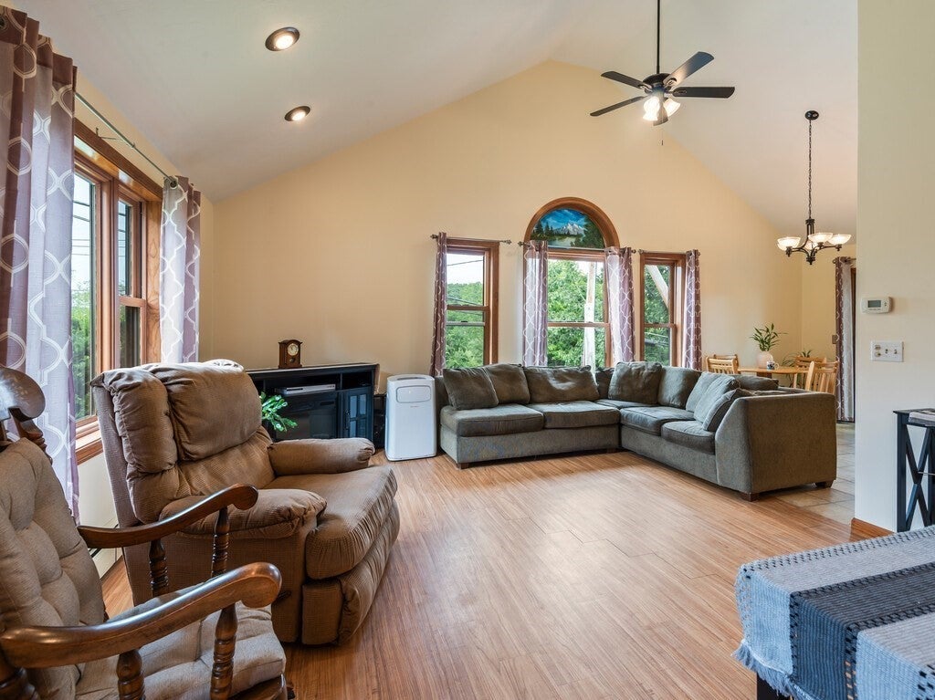 51 Old North Woodstock Rd