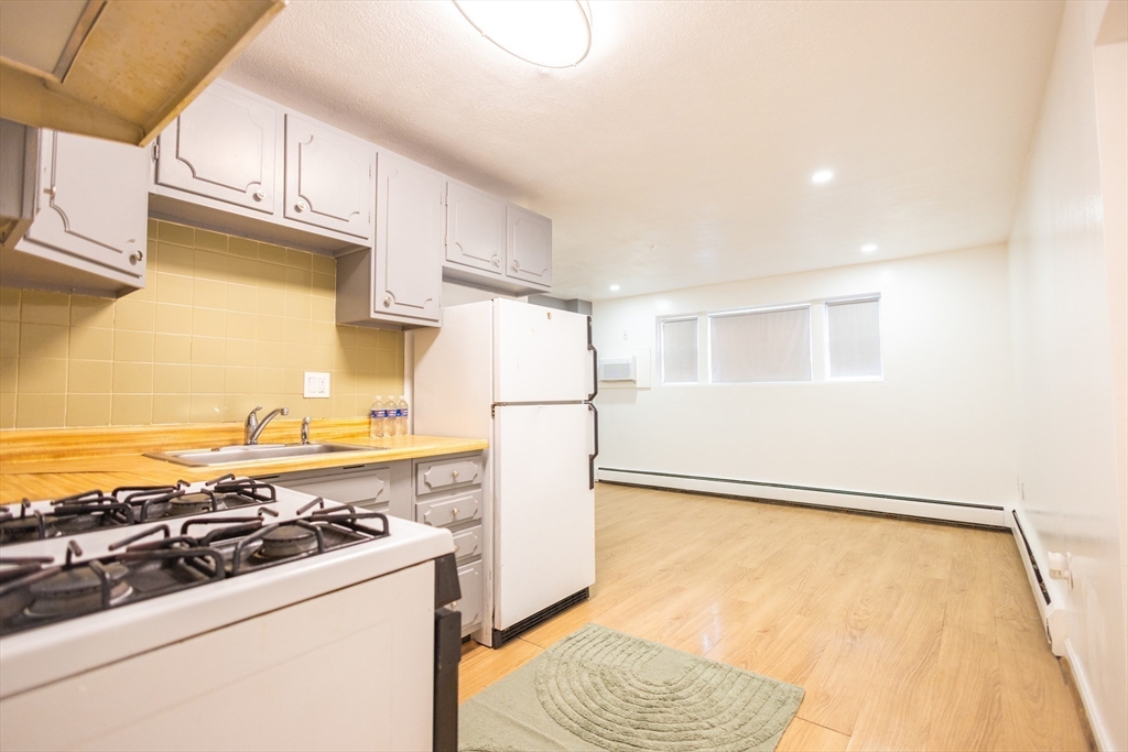 141 Willard Street 3