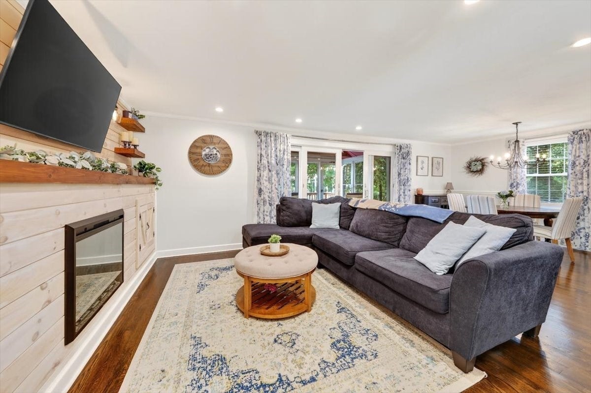 15 Donna Rd, Weymouth, MA Photo #4
