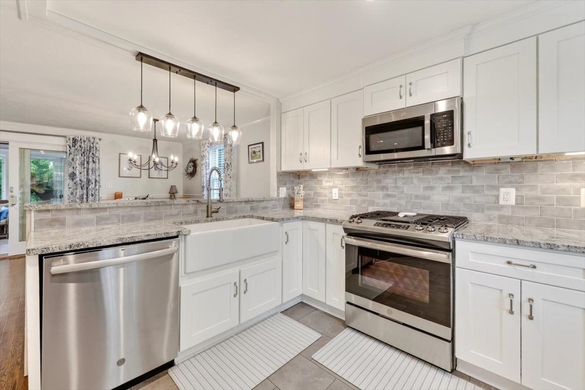 15 Donna Rd, Weymouth, MA Photo #8