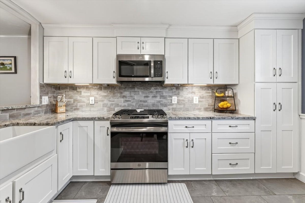 15 Donna Rd, Weymouth, MA Photo #9