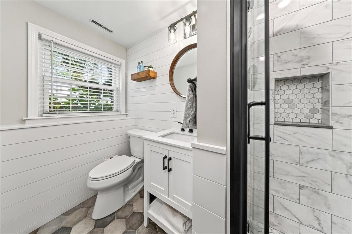 15 Donna Rd, Weymouth, MA Photo #19
