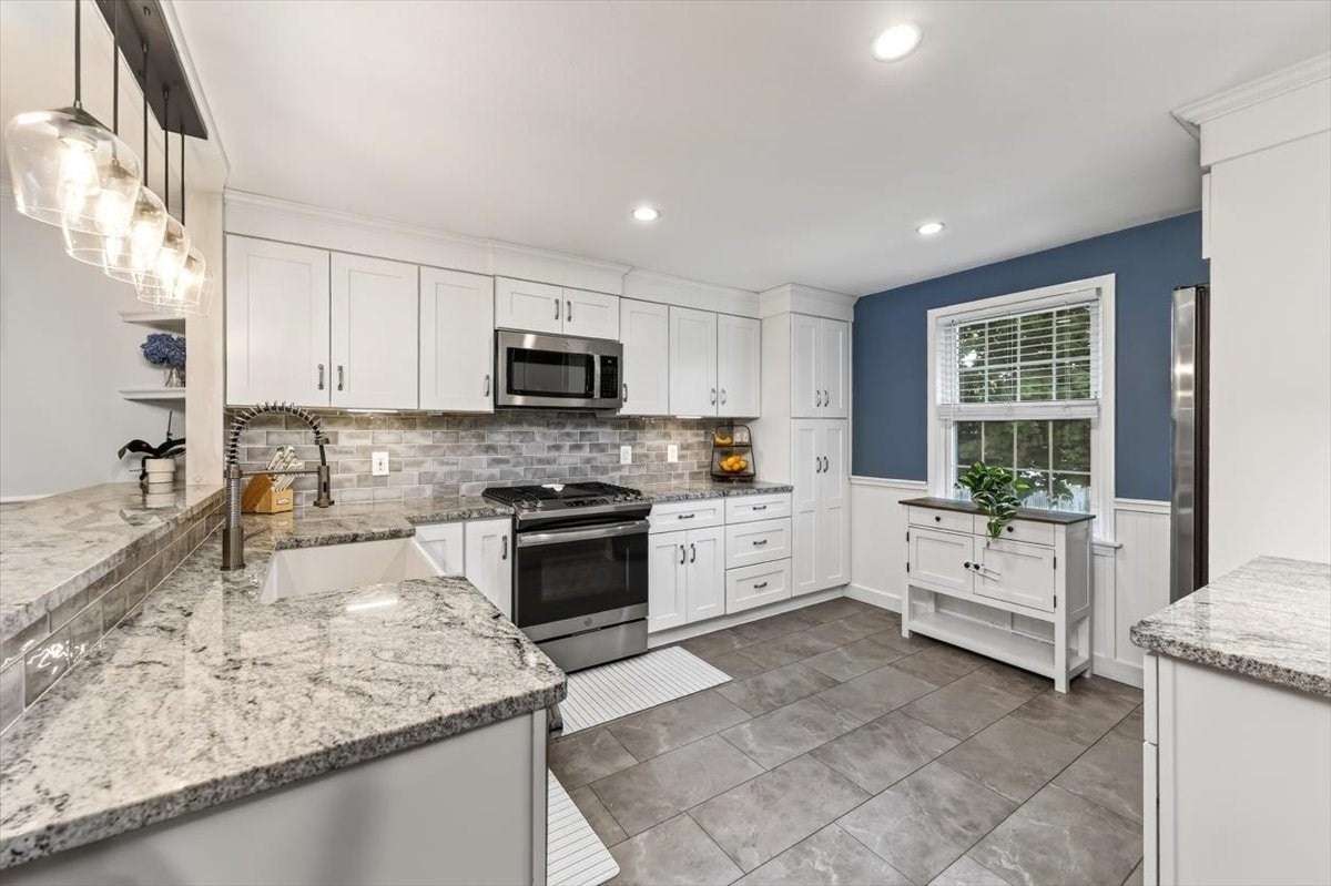 15 Donna Rd, Weymouth, MA Photo #7