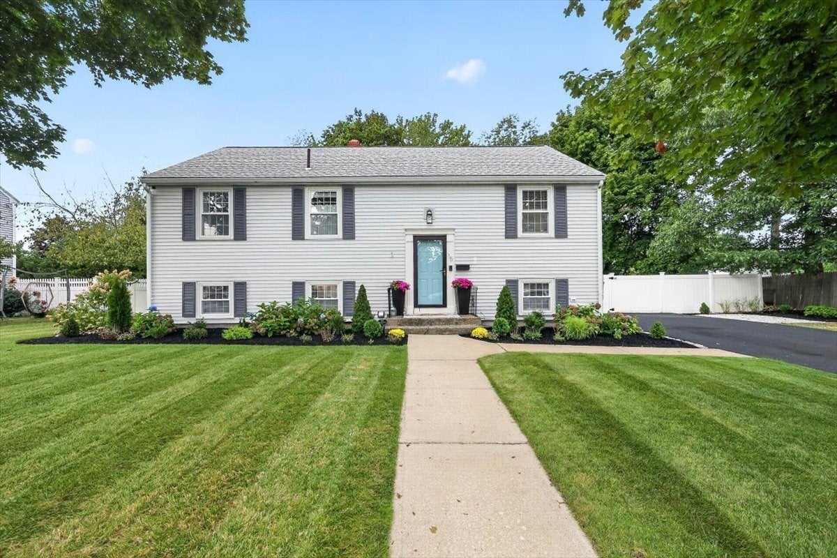 15 Donna Rd, Weymouth, MA Photo #1