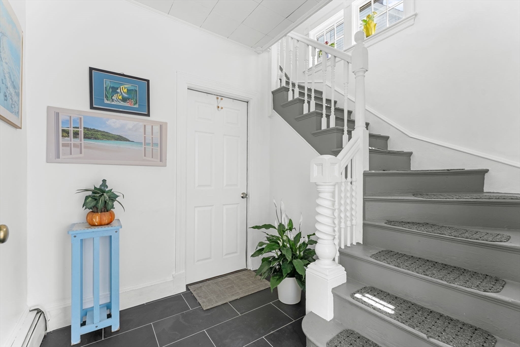 374 Shirley St 2