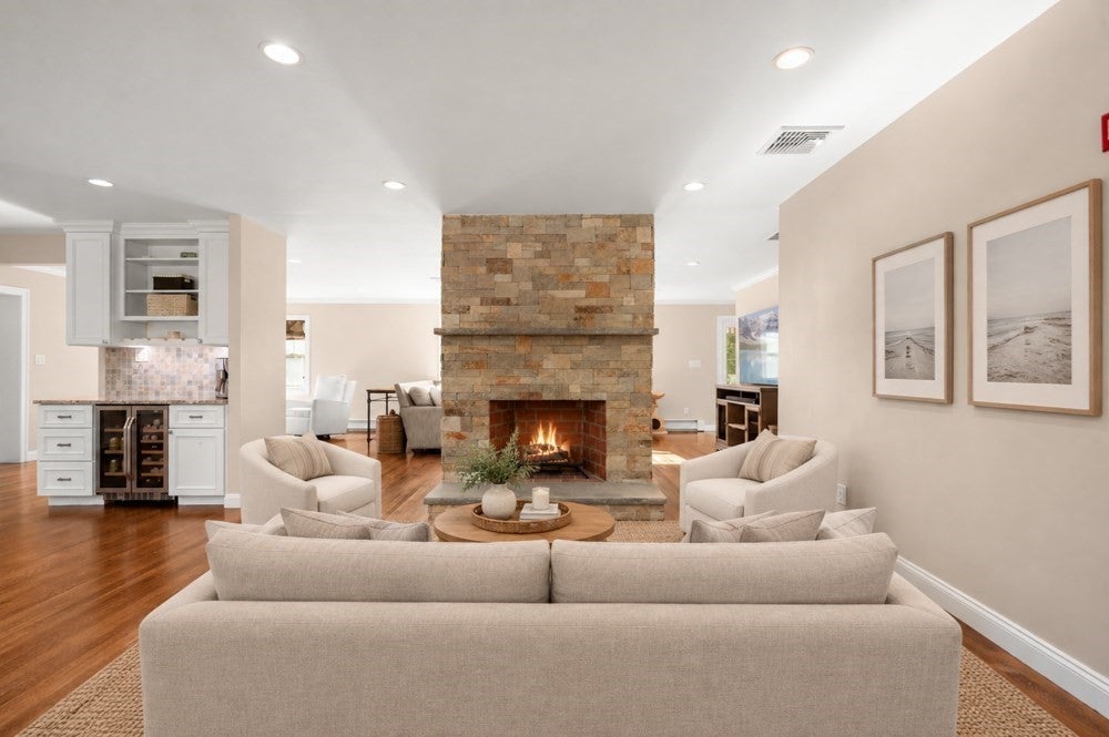 48 Border Rd, Reading, MA Photo #12