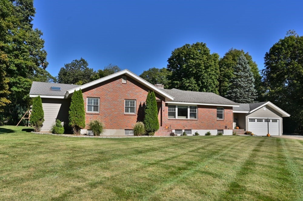 Photo of 48 Border Rd, Reading, MA