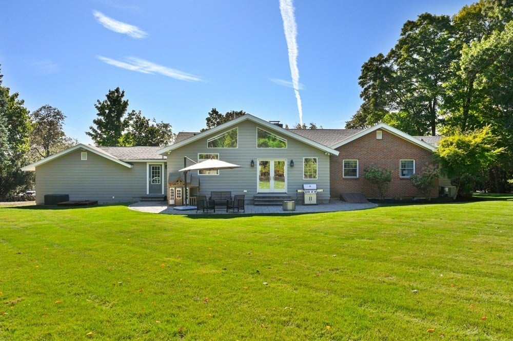 48 Border Rd, Reading, MA Photo #37