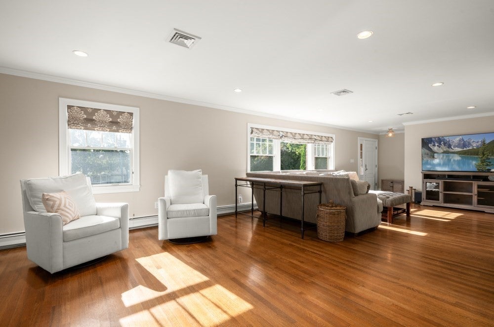 48 Border Rd, Reading, MA Photo #14