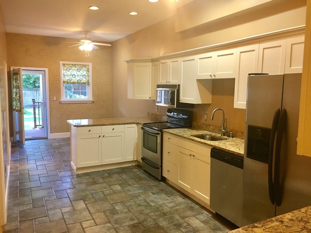 617 E 3rd St #1, Boston, MA Photo #1