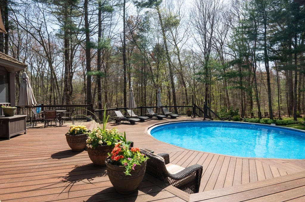 30 Christa Dr