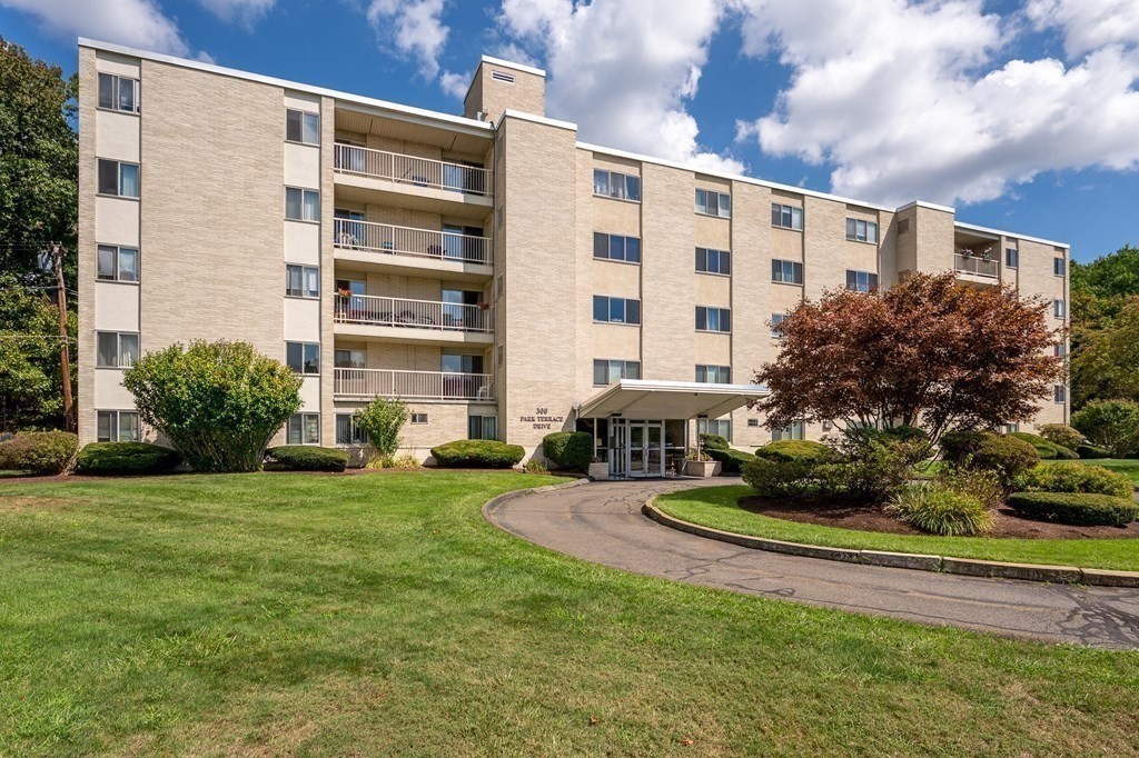 300 Park Terrace 335