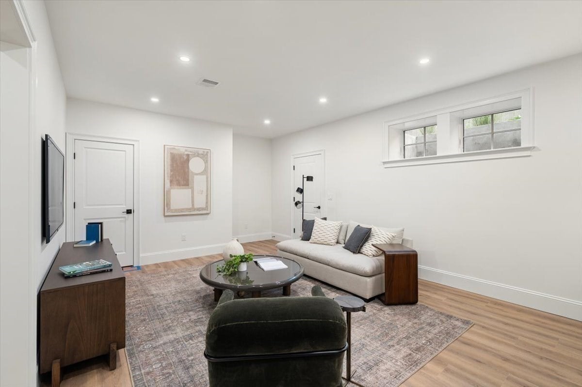 15 Lafayette Cir, Wellesley, MA, 15 Lafayette Cir, Wellesley, MA Photo #24