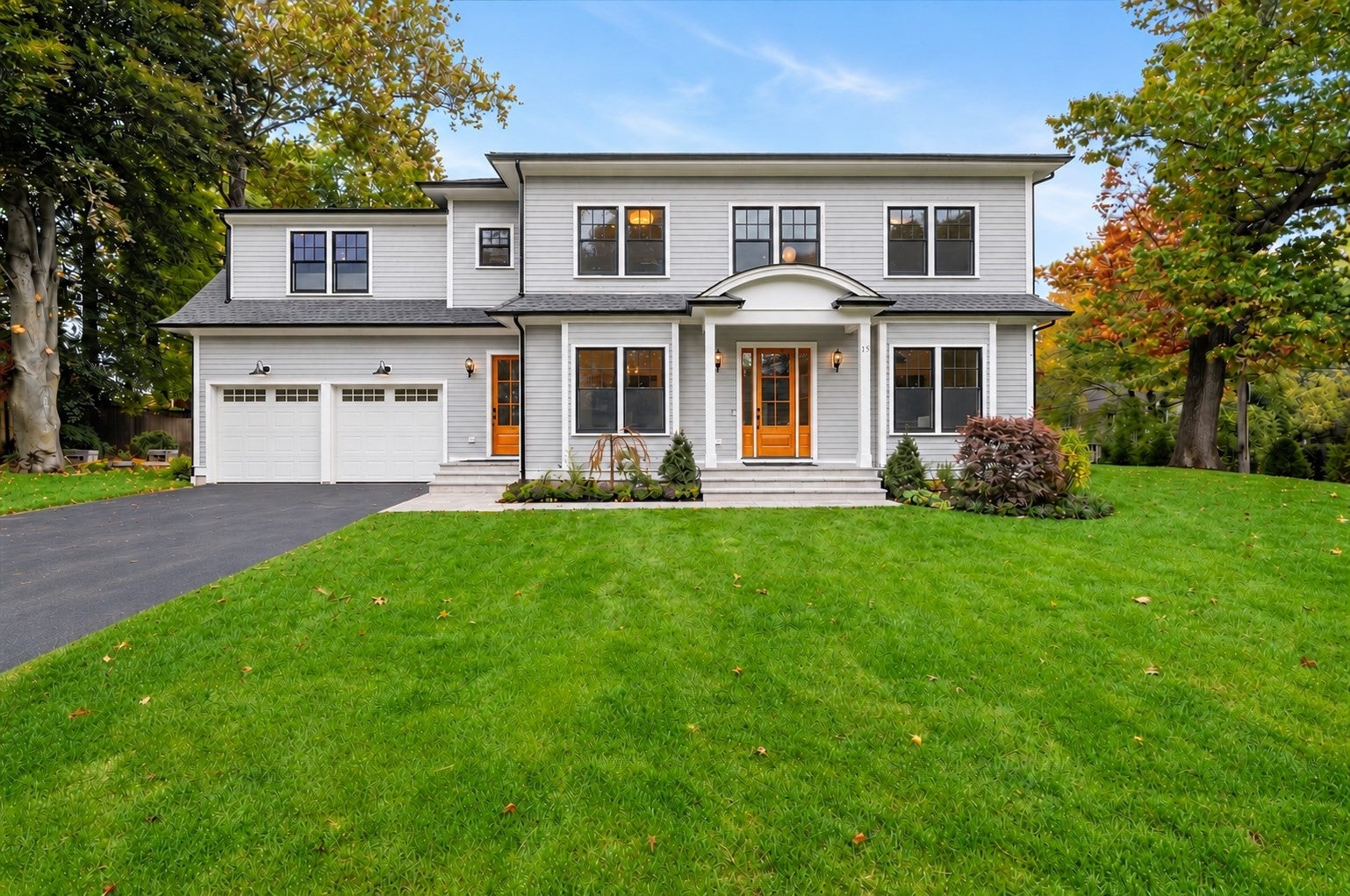 Photo of 15 Lafayette Cir, Wellesley, MA