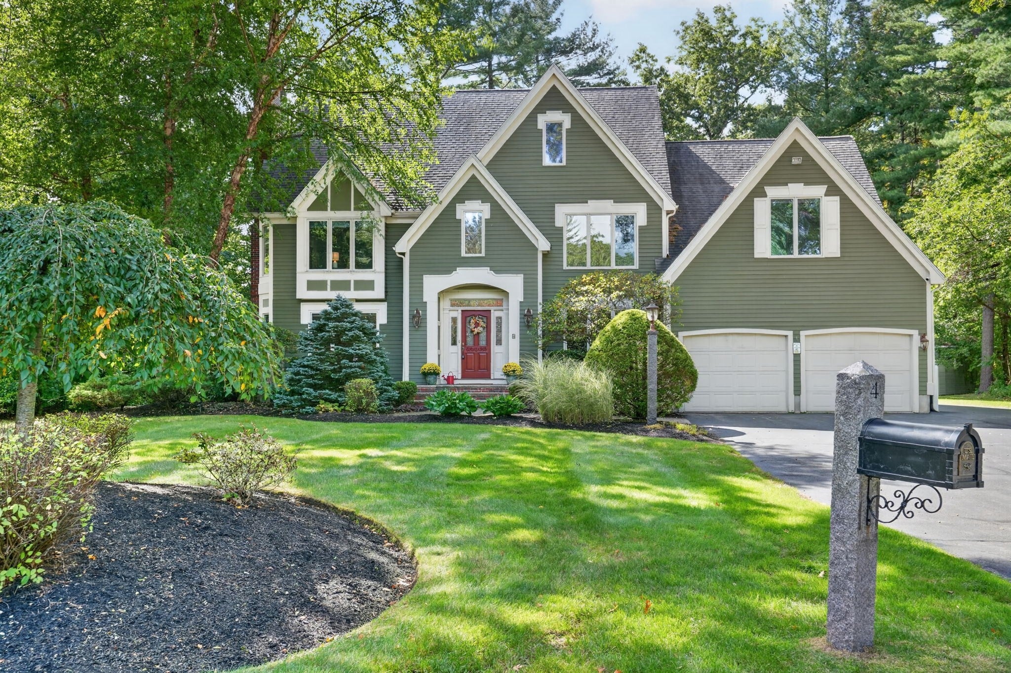 Photo of 4 Chippy Ln, Andover, MA