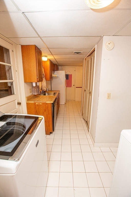 Attleboro, Massachusetts 02703, United States, 3 Bedrooms Bedrooms, ,2 BathroomsBathrooms,Residential,Pending,181665