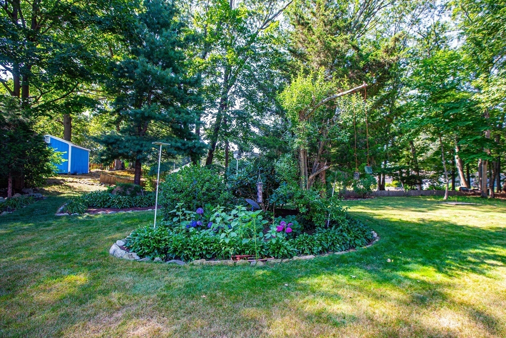 Attleboro, Massachusetts 02703, United States, 3 Bedrooms Bedrooms, ,2 BathroomsBathrooms,Residential,Pending,181665