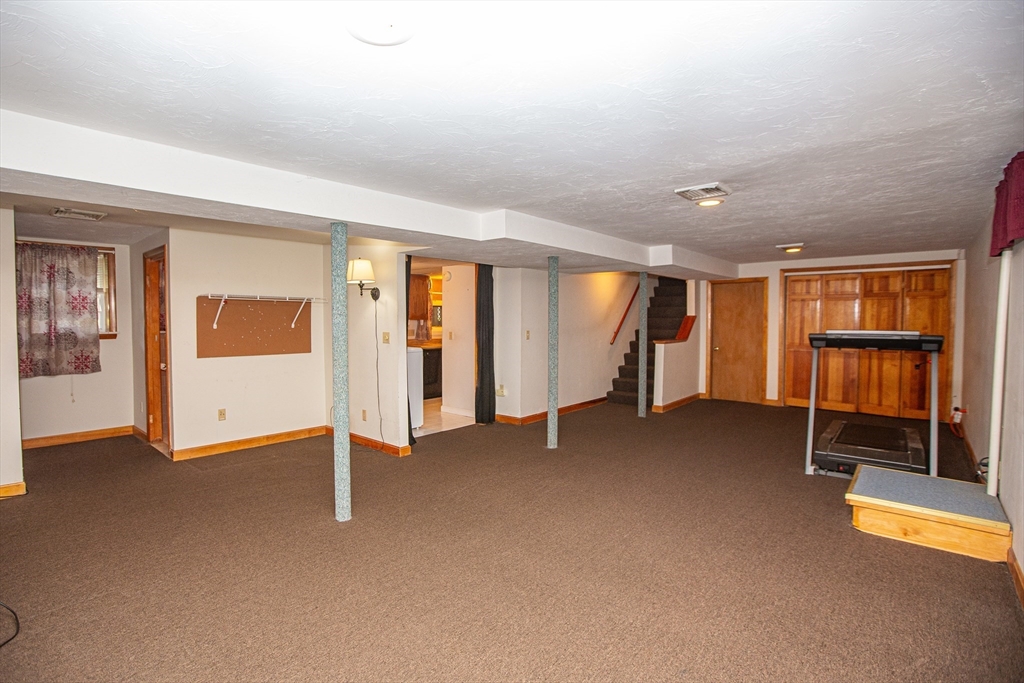 Attleboro, Massachusetts 02703, United States, 3 Bedrooms Bedrooms, ,2 BathroomsBathrooms,Residential,Pending,181665