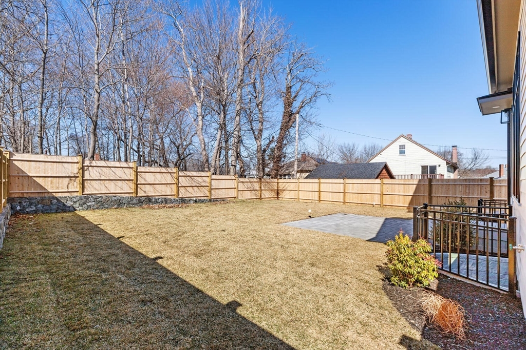 300 Waverley Ave 300