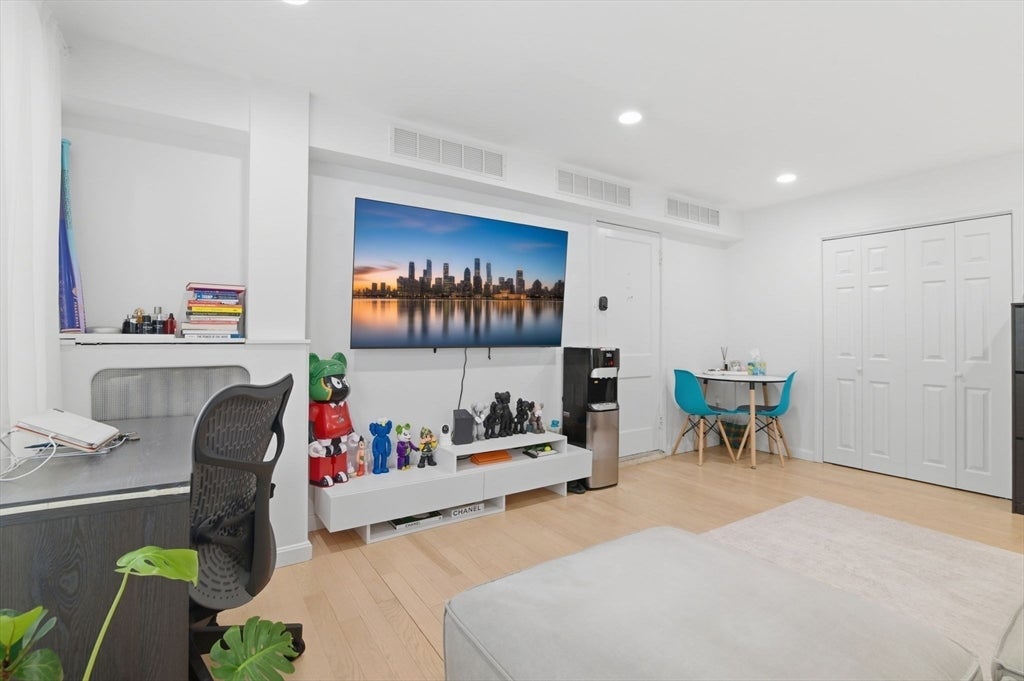 1584 Beacon St #A, Brookline, MA, 1584 Beacon St #A, Brookline, MA Photo #11