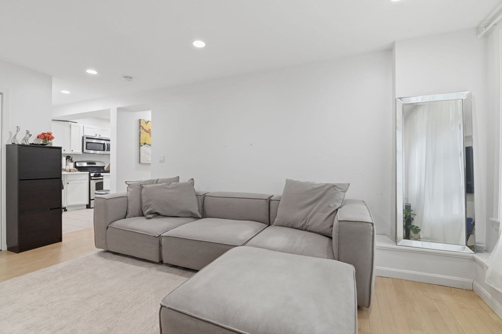 1584 Beacon St #A, Brookline, MA, 1584 Beacon St #A, Brookline, MA Photo #9