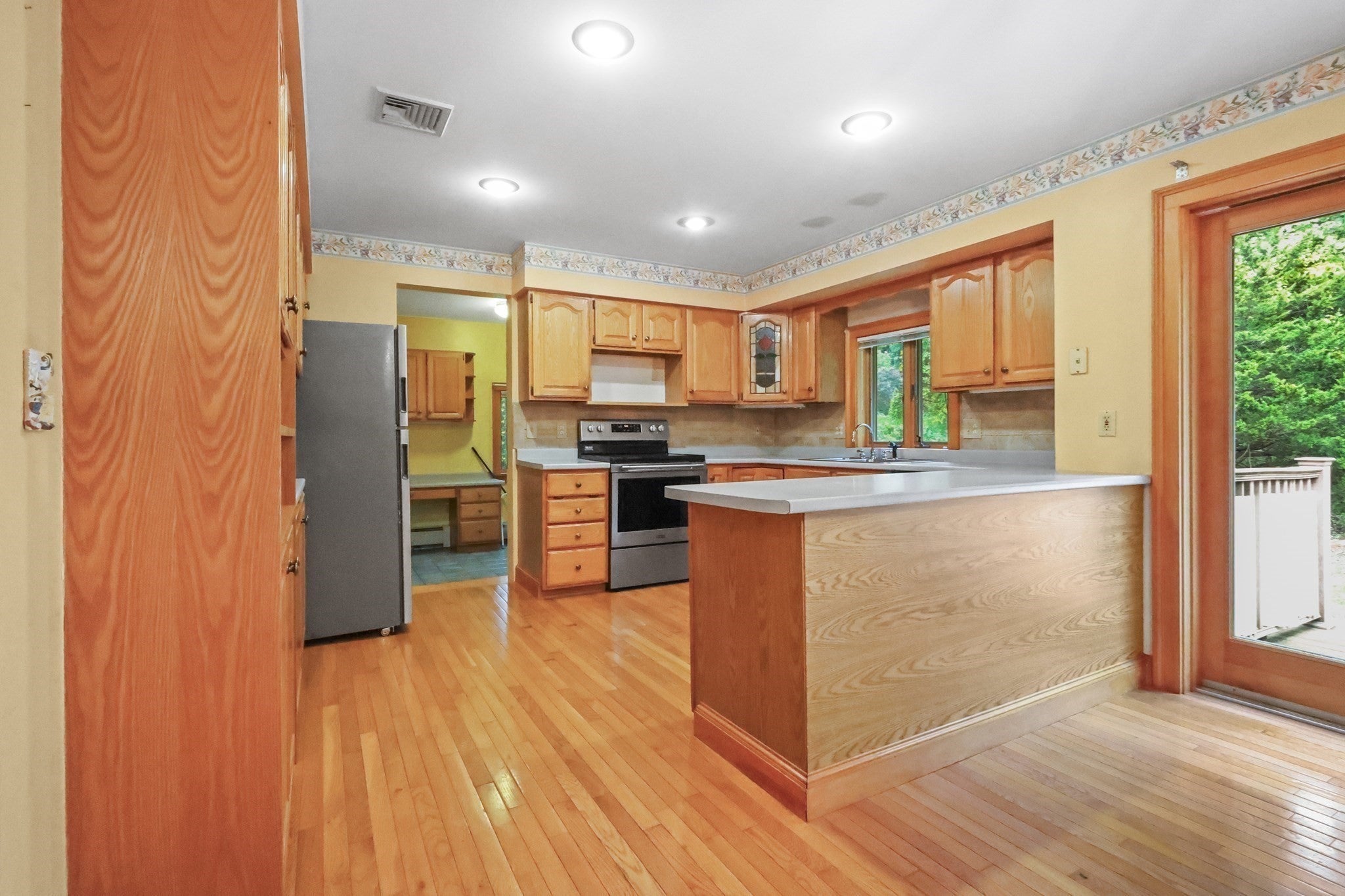 3 Amidon Ave, Amesbury, MA, 3 Amidon Ave, Amesbury, MA Photo #4
