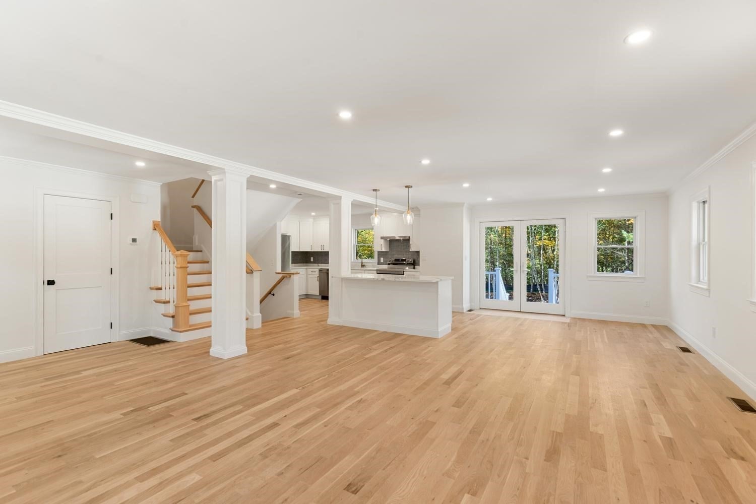 318 Essex Ave B