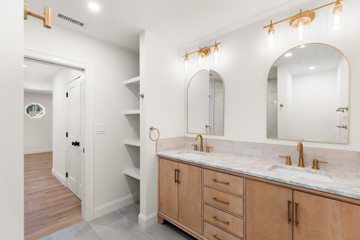 318 Essex Ave #B, Gloucester, MA Photo #24