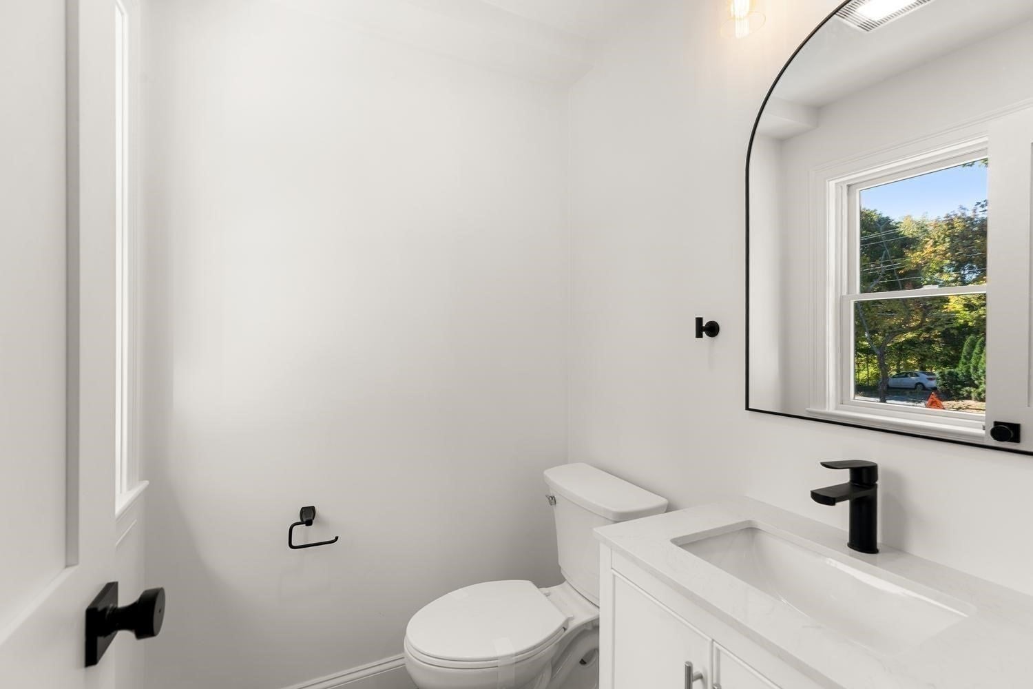 318 Essex Ave #B, Gloucester, MA Photo #17