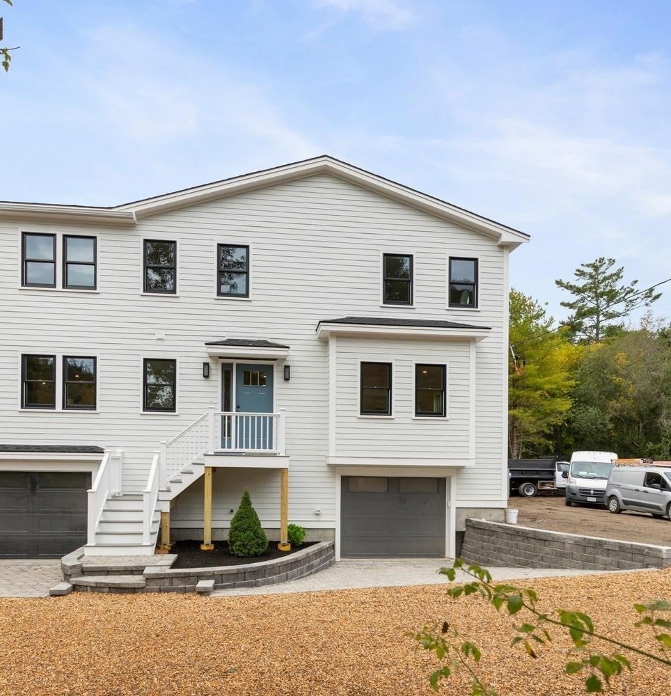 318 Essex Ave #B, Gloucester, MA Photo #1