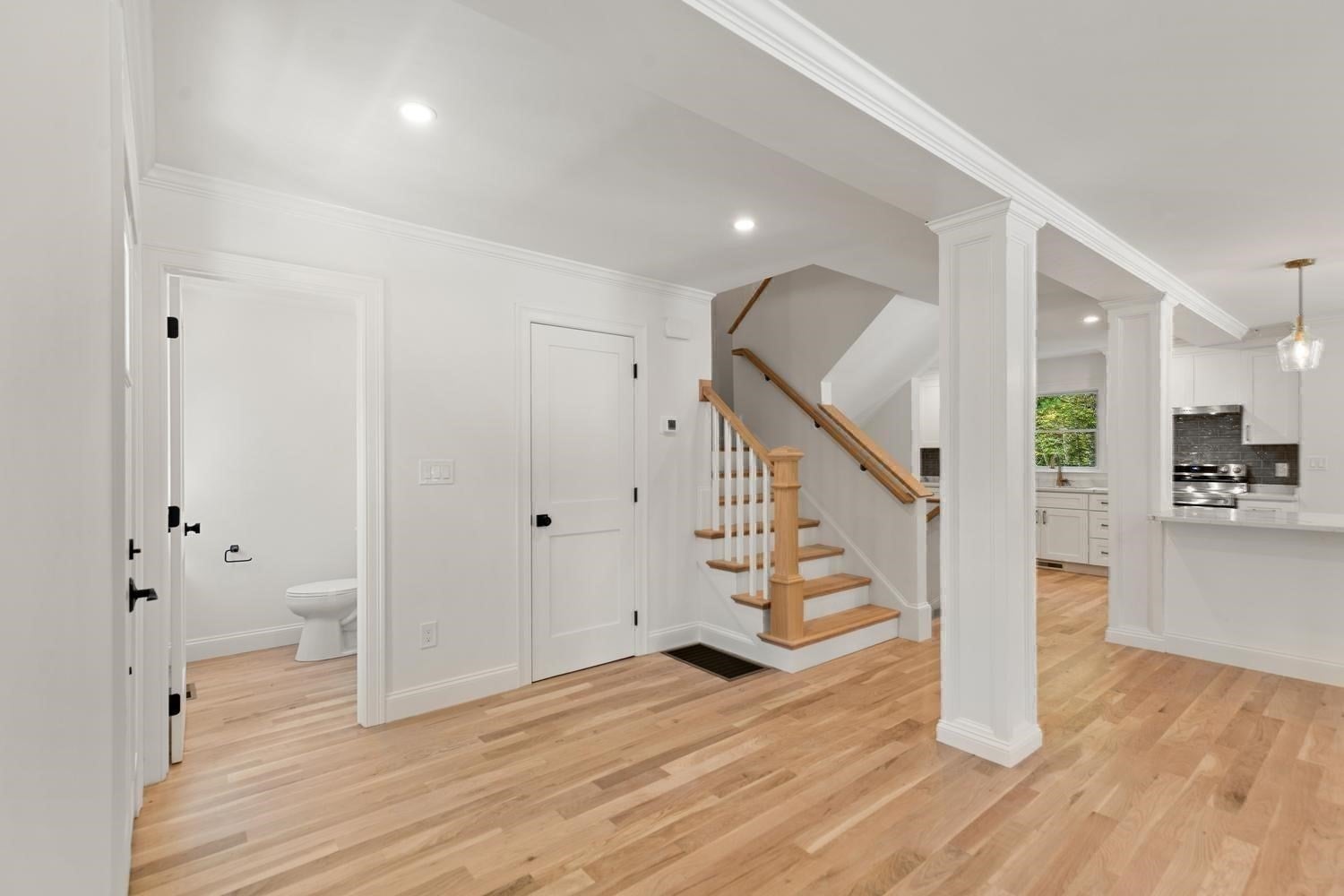 318 Essex Ave #B, Gloucester, MA Photo #16