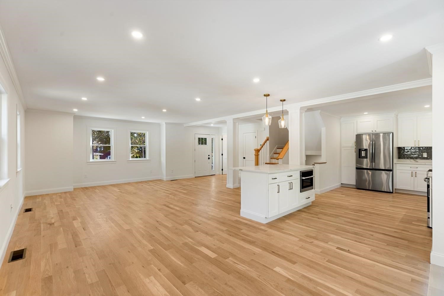 318 Essex Ave B